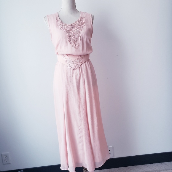 Vintage Ensemble - Picture 8 of 13